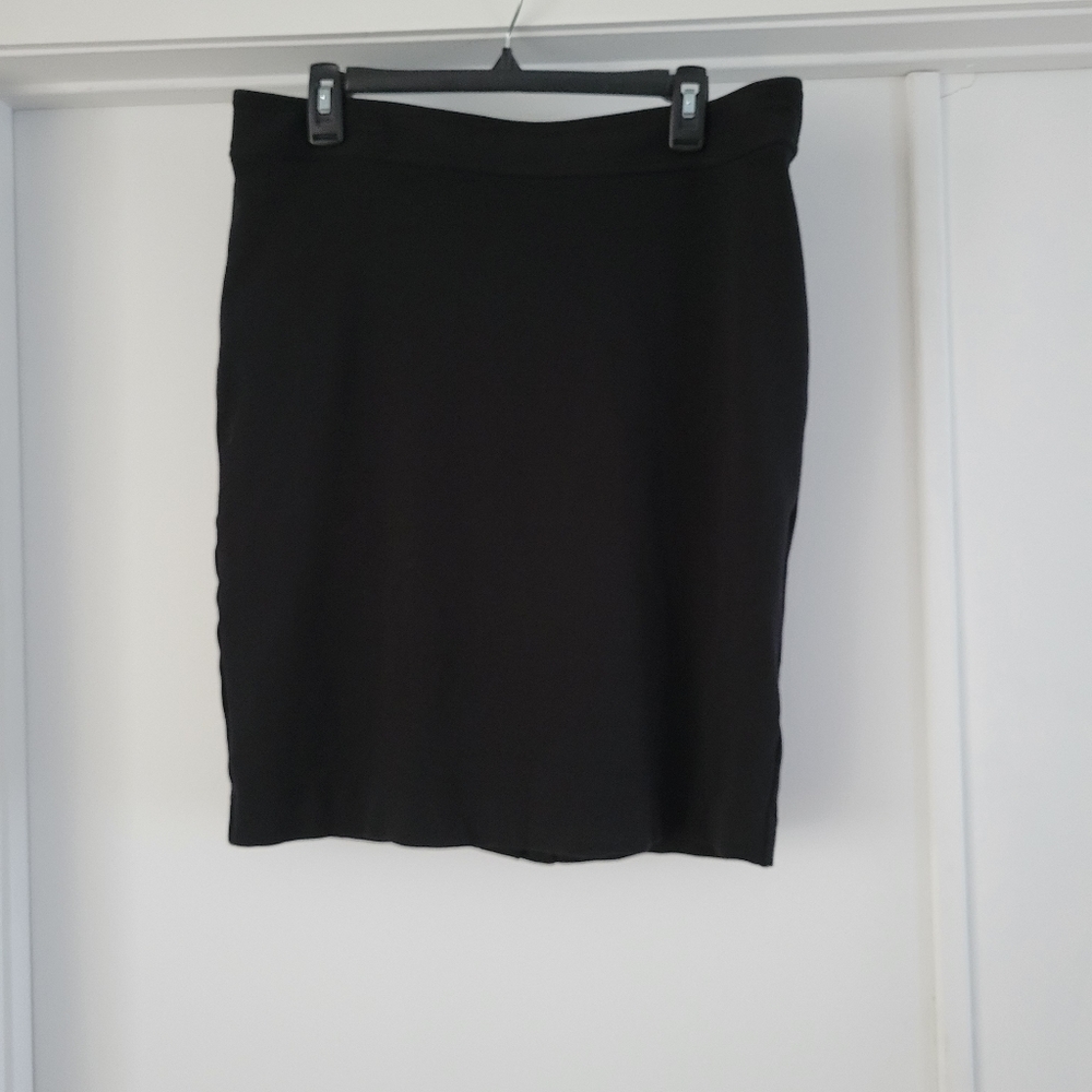 Black knit skirt